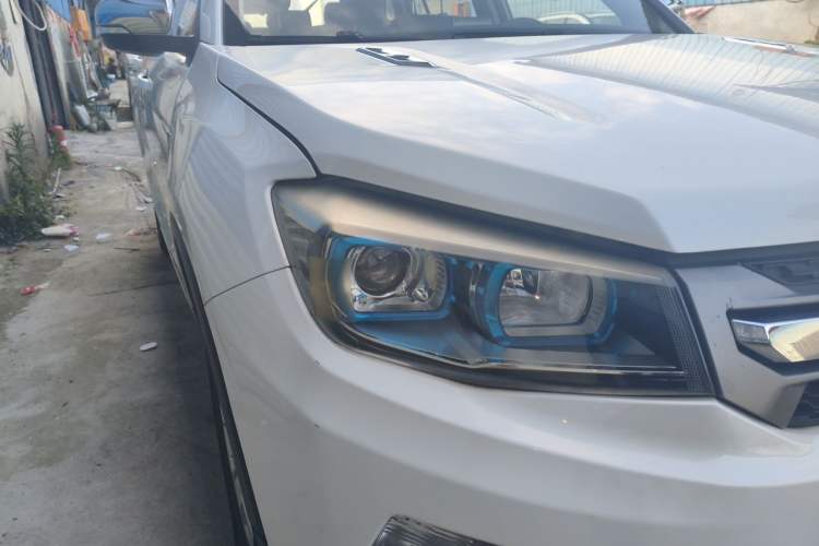 Used CHANGAN CS75 2016 2.0L Manual Luxury Version China V Standard Right Front Headlight