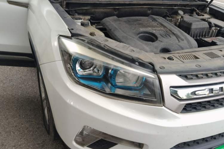 Used CHANGAN CS75 2016 2.0L Manual Luxury Version China V Standard Right Front Headlight