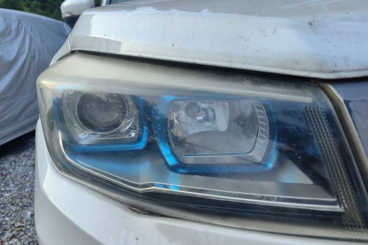 Used CHANGAN CS75 2016 1.8T Automatic Elite Model China V Standard Right Front Headlight