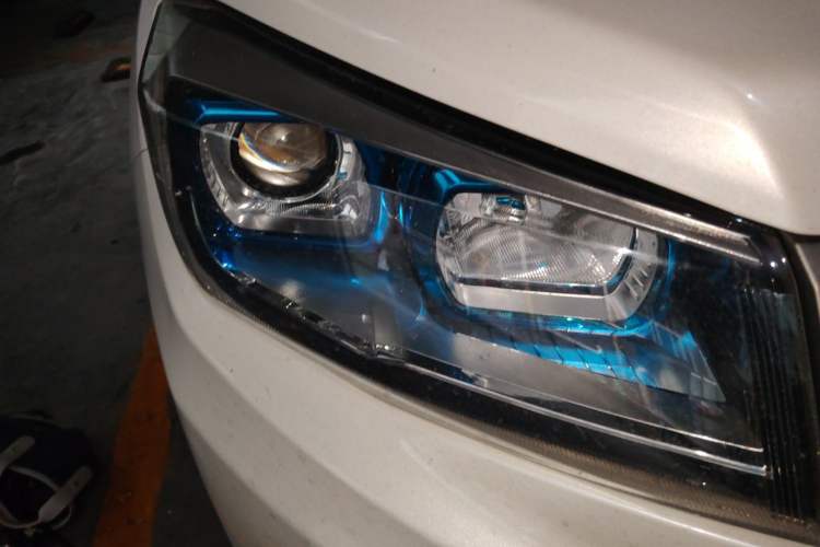 Used CHANGAN CS75 2016 1.8T Automatic Elite Model China V Standard Right Front Headlight