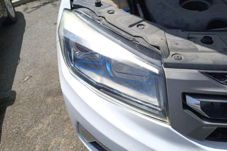 Used CHANGAN CS75 2016 1.8T Automatic Elite Model China V Standard Right Front Headlight