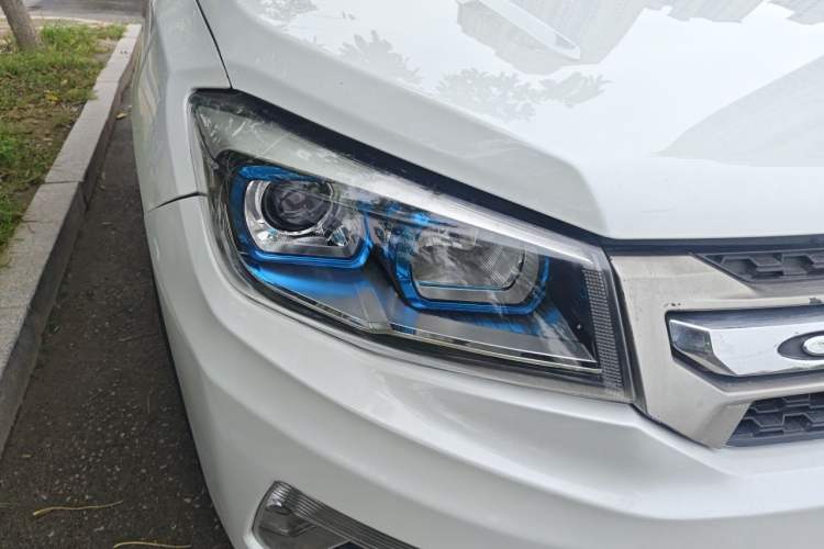 Used CHANGAN CS75 2016 1.8T Automatic Elite Model China V Standard Right Front Headlight