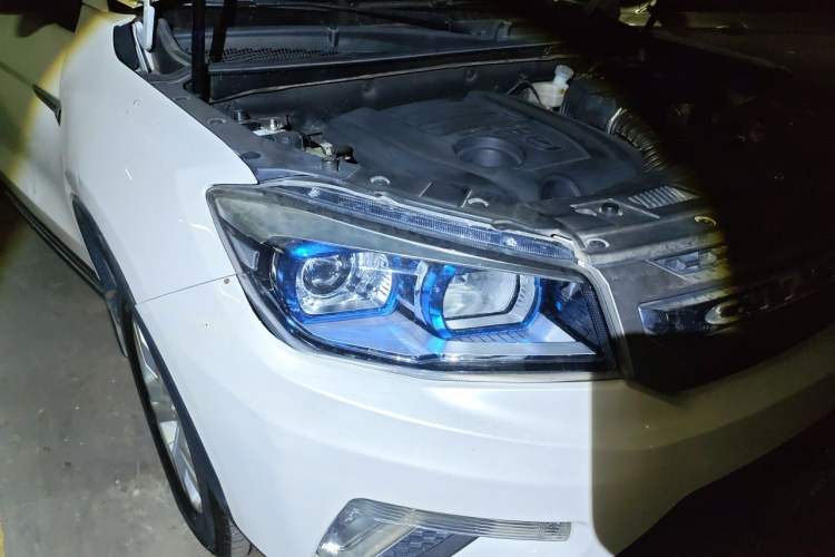 Used CHANGAN CS75 2016 1.8T Automatic Elite Model China V Standard Right Front Headlight