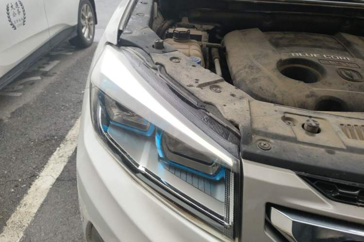 Used CHANGAN CS75 2016 1.8T Automatic Elite Model China V Standard Right Front Headlight
