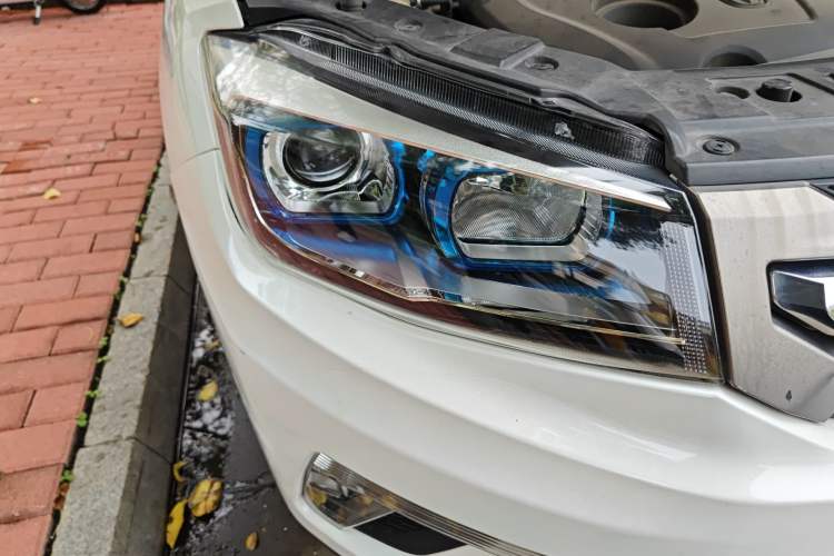 Used CHANGAN CS75 2016 1.8T Automatic Elite Model China V Standard Right Front Headlight