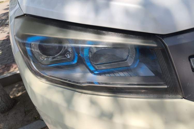 Used CHANGAN CS75 2016 2.0L Manual Luxury Version China V Standard Right Front Headlight