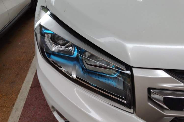 Used CHANGAN CS75 2016 1.8T Automatic Elite Model China V Standard Right Front Headlight