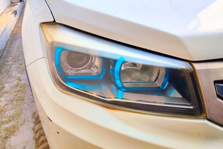 Used CHANGAN CS75 2016 1.8T Automatic Elite Model China V Standard Right Front Headlight