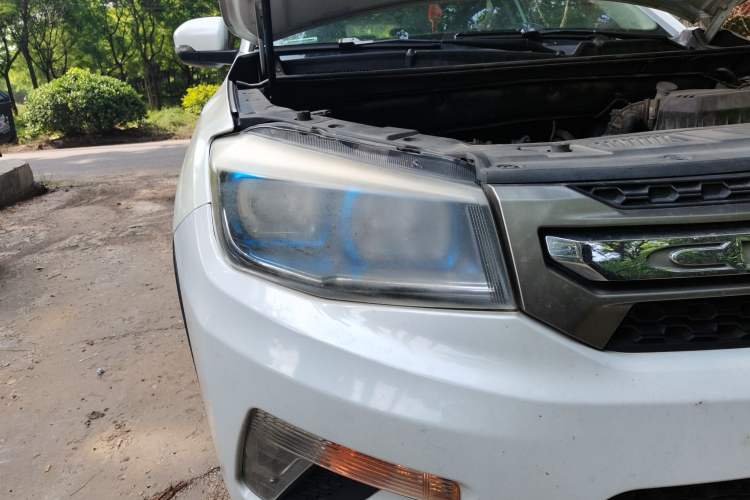 Used CHANGAN CS75 2016 2.0L Manual Luxury Version China V Standard Right Front Headlight