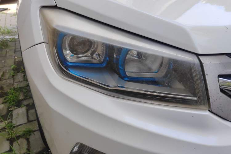 Used CHANGAN CS75 2016 1.8T Automatic Elite Model China V Standard Right Front Headlight