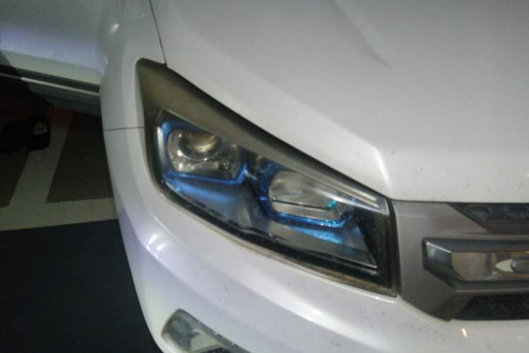 Used CHANGAN CS75 2016 1.5T Manual FENGSHANG Model Right Front Headlight