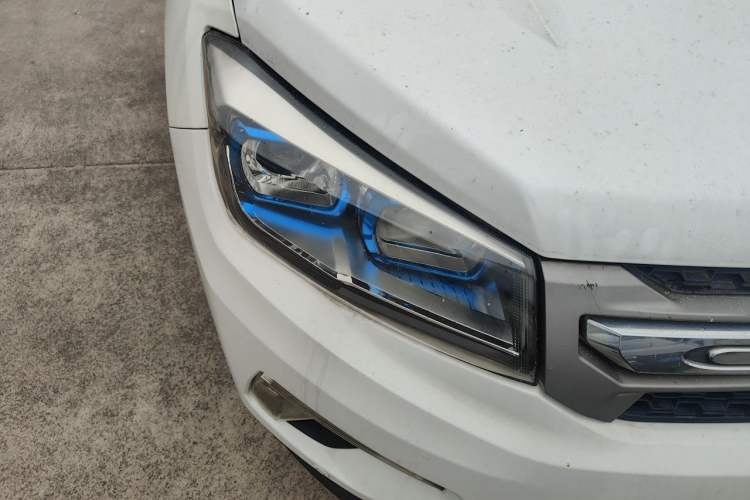 Used CHANGAN CS75 2016 1.8T Automatic Elite Model China V Standard Right Front Headlight