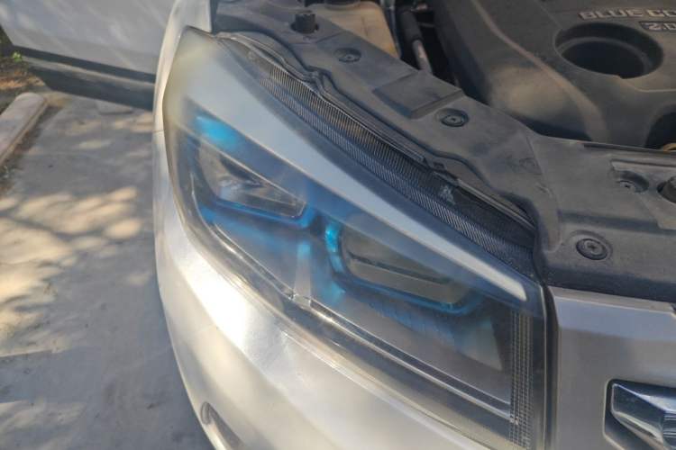 Used CHANGAN CS75 2016 2.0L Manual Luxury Version China V Standard Right Front Headlight