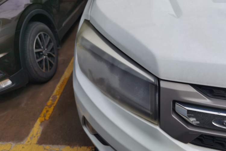 Used CHANGAN CS75 2016 2.0L Manual Leading Version China IV Standard Right Front Headlight