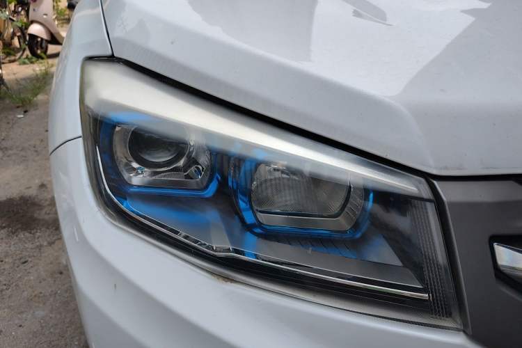 Used CHANGAN CS75 2016 1.8T Automatic Elite Model China V Standard Right Front Headlight