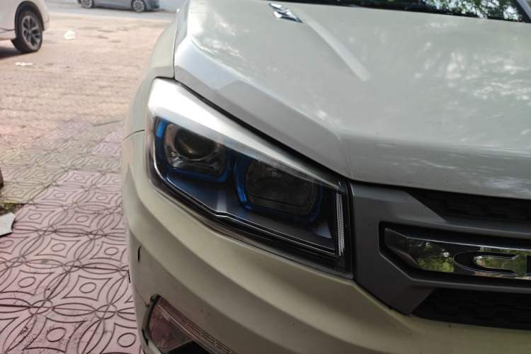 Used CHANGAN CS75 2016 1.5T Manual FENGSHANG Model Right Front Headlight