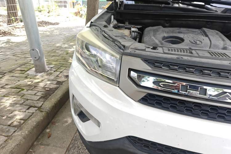 Used CHANGAN CS75 2016 1.8T Automatic Prestige Model China V Standard Right Front Headlight