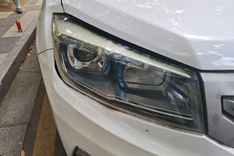 Used CHANGAN CS75 2016 1.5T Manual Excellence Model Right Front Headlight
