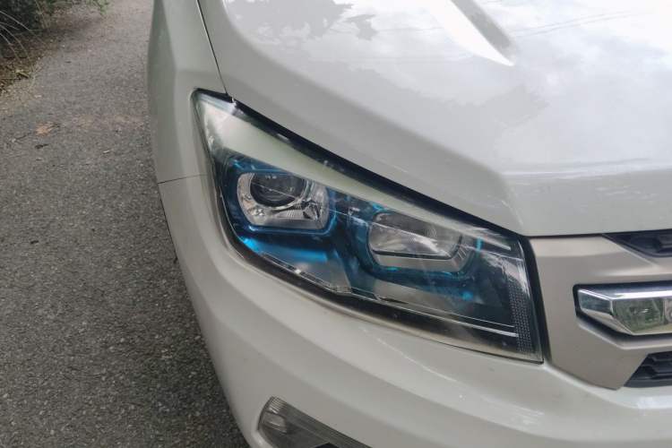 Used CHANGAN CS75 2016 2.0L Manual Luxury Version China V Standard Right Front Headlight
