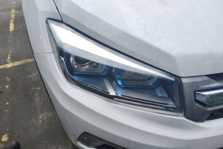 Used CHANGAN CS75 2016 1.8T Automatic Elite Model China V Standard Right Front Headlight