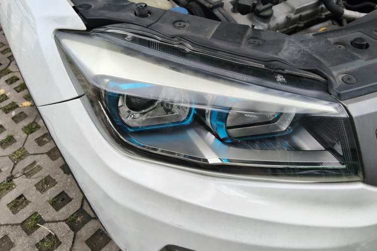Used CHANGAN CS75 2016 1.8T Automatic Elite Model China V Standard Right Front Headlight