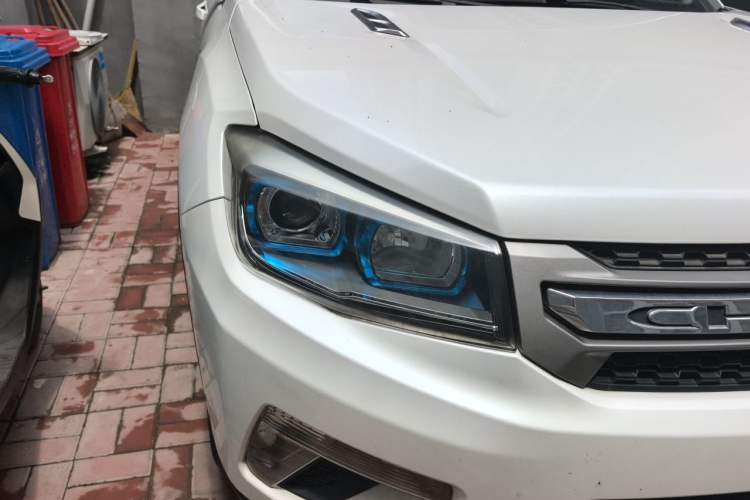 Used CHANGAN CS75 2016 1.8T Automatic Elite Model China IV Standard Right Front Headlight
