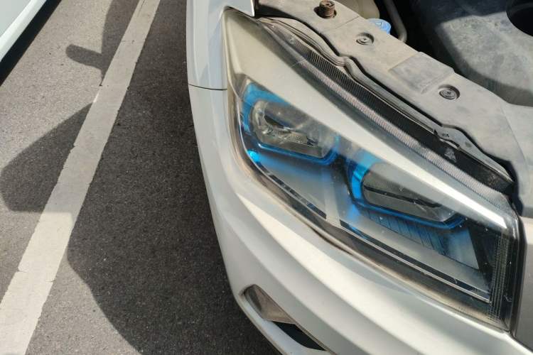 Used CHANGAN CS75 2016 2.0L Manual Luxury Version China V Standard Right Front Headlight