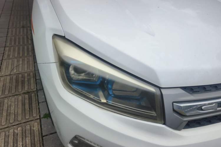 Used CHANGAN CS75 2016 1.5T Manual FENGSHANG Model Right Front Headlight