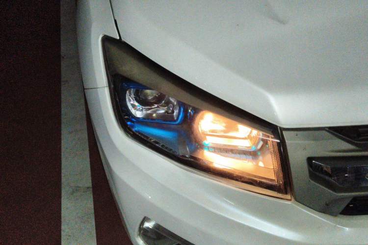 Used CHANGAN CS75 2016 1.8T Automatic Elite Model China V Standard Right Front Headlight