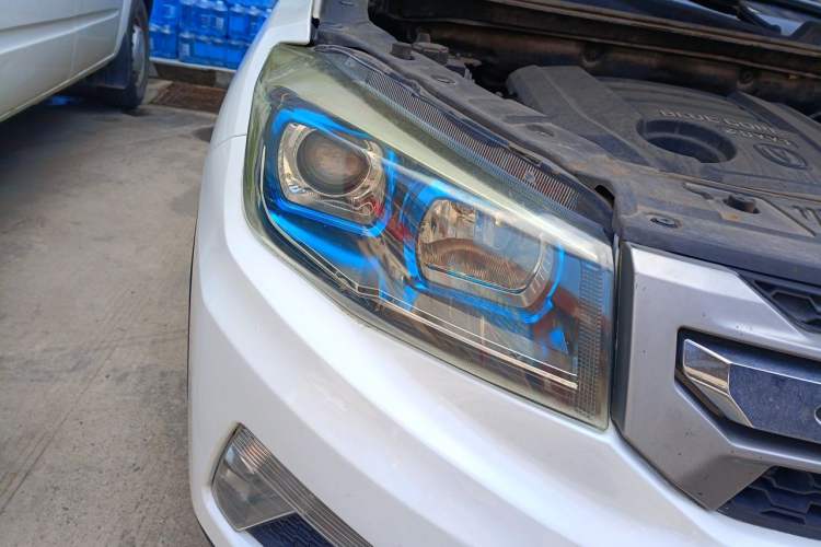 Used CHANGAN CS75 2016 2.0L Manual Luxury Version China V Standard Right Front Headlight