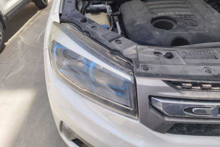 Used CHANGAN CS75 2016 1.8T Automatic Elite Model China IV Standard Right Front Headlight