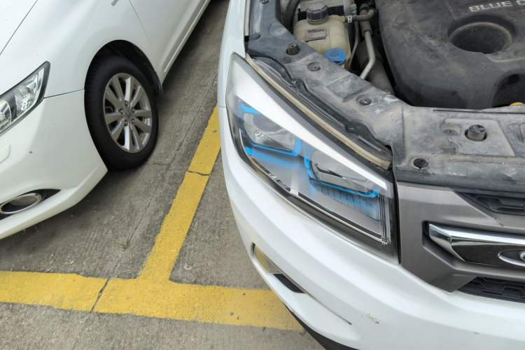 Used CHANGAN CS75 2016 1.8T Automatic Elite Model China V Standard Right Front Headlight
