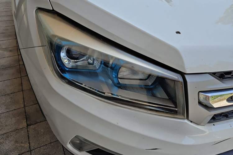 Used CHANGAN CS75 2016 1.8T Automatic Elite Model China V Standard Right Front Headlight
