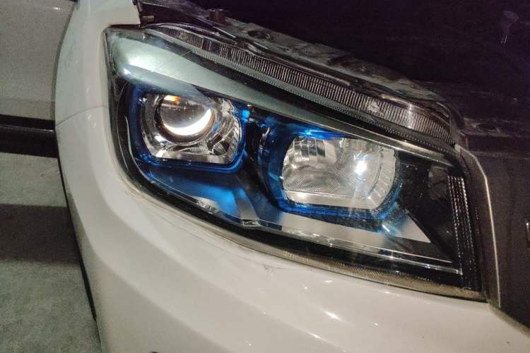 Used CHANGAN CS75 2016 2.0L Manual Luxury Version China V Standard Right Front Headlight