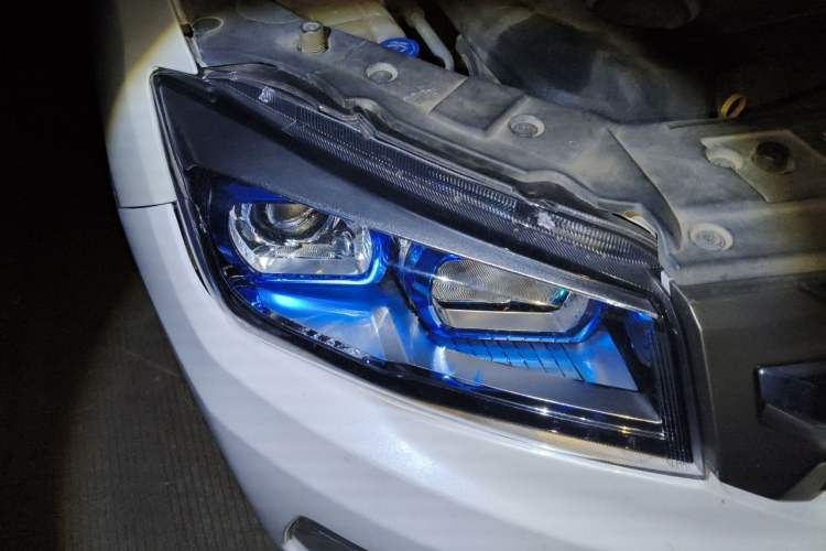 Used CHANGAN CS75 2016 2.0L Manual Luxury Version China V Standard Right Front Headlight