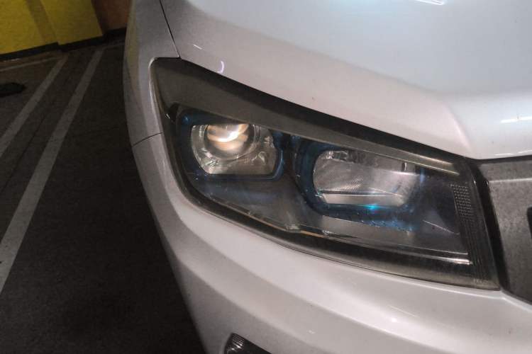 Used CHANGAN CS75 2016 1.8T Automatic Elite Model China V Standard Right Front Headlight
