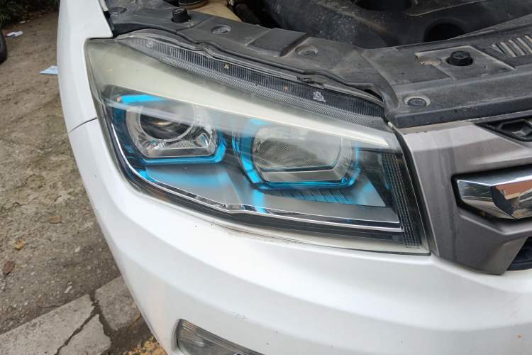 Used CHANGAN CS75 2016 1.8T Automatic Elite Model China V Standard Right Front Headlight