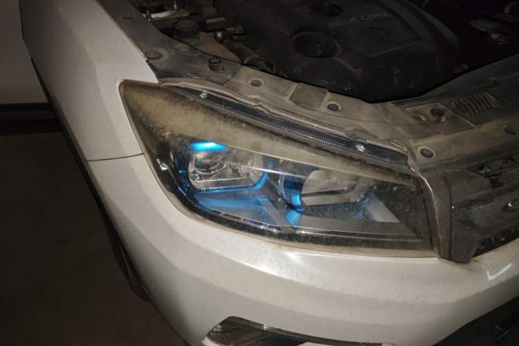 Used CHANGAN CS75 2016 1.5T Manual FENGSHANG Model Right Front Headlight