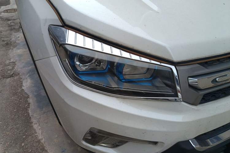 Used CHANGAN CS75 2016 2.0L Manual Luxury Version China V Standard Right Front Headlight