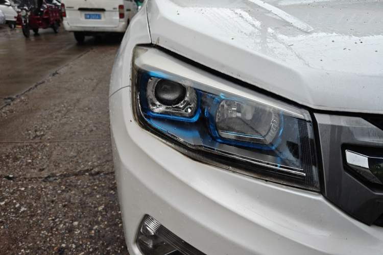 Used CHANGAN CS75 2016 1.8T Automatic Elite Model China V Standard Right Front Headlight