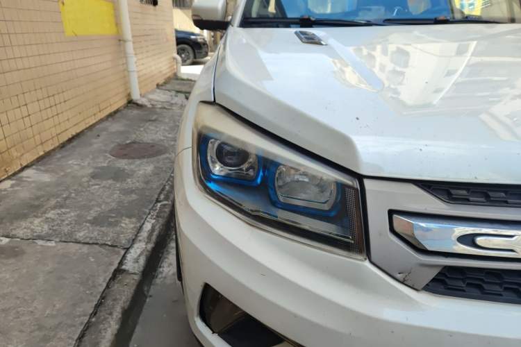 Used CHANGAN CS75 2016 1.8T Automatic Elite Model China V Standard Right Front Headlight