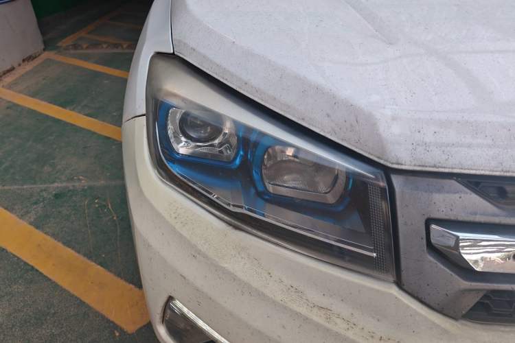Used CHANGAN CS75 2016 1.5T Manual FENGSHANG Model Right Front Headlight