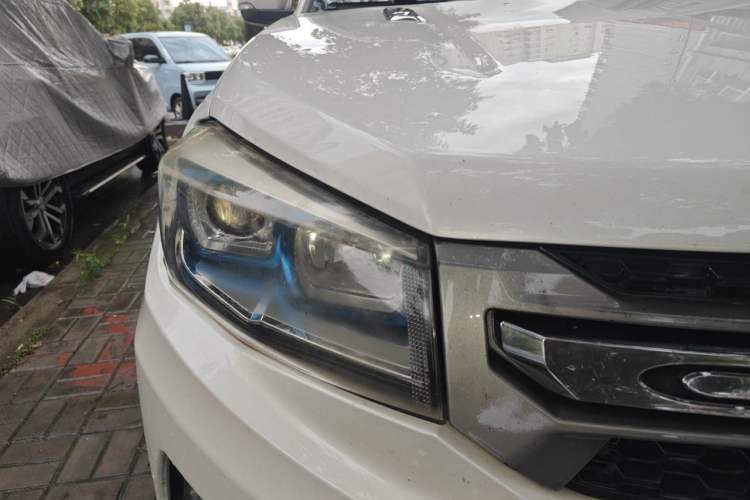 Used CHANGAN CS75 2016 2.0L Manual Luxury Version China V Standard Right Front Headlight