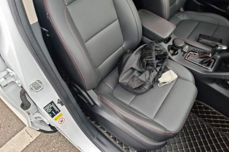 Used CHANGAN CS75 2016 1.8T Automatic Elite Model China IV Standard Right Front Seat