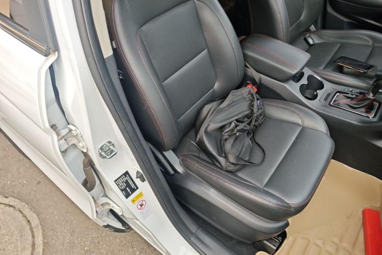 Used CHANGAN CS75 2016 1.8T Automatic Elite Model China V Standard Right Front Seat