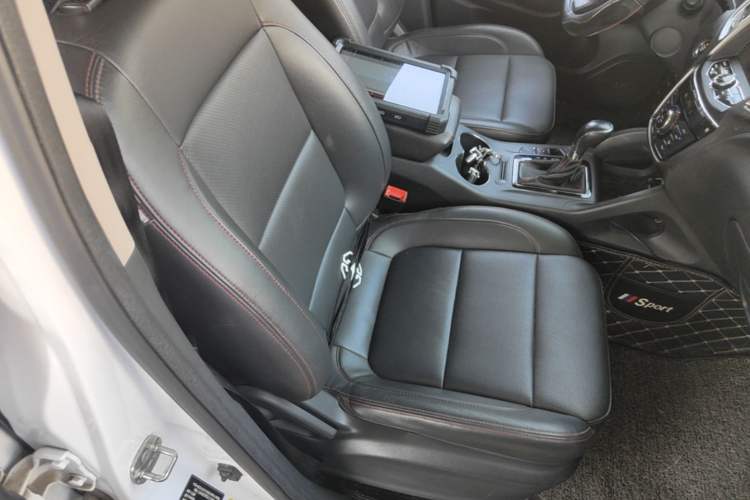 Used CHANGAN CS75 2016 1.8T Automatic Elite Model China IV Standard Right Front Seat
