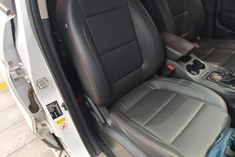 Used CHANGAN CS75 2016 1.8T Automatic Elite Model China V Standard Right Front Seat