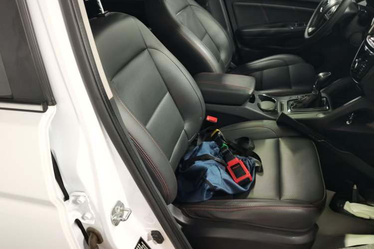 Used CHANGAN CS75 2016 1.8T Automatic Elite Model China V Standard Right Front Seat