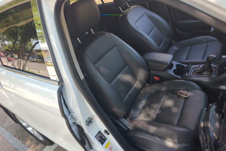 Used CHANGAN CS75 2016 1.8T Automatic Elite Model China V Standard Right Front Seat
