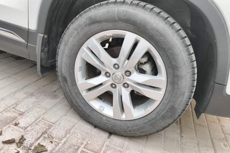 Used CHANGAN CS75 2016 1.8T Automatic Elite Model China V Standard Right Front Wheel Hub